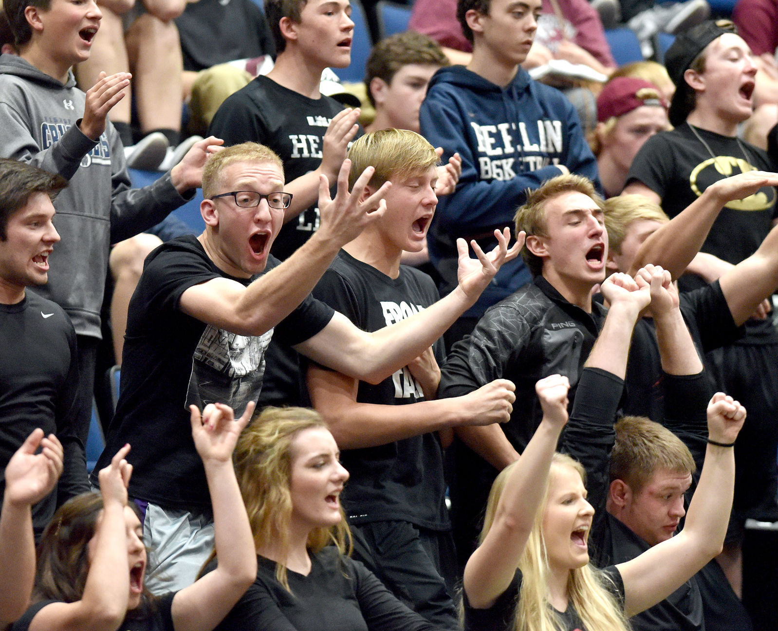 Bishop Heelan vs Pella state volleyball